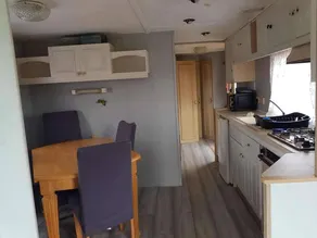 Charmante cabane adaptée aux familles avec barbecue et jardin | Vue lac | Avec animaux autorisés - Image 4