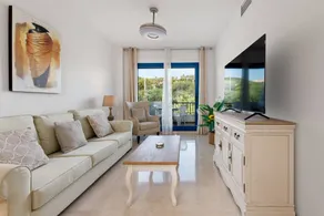 Ferienwohnung mit Pool und Terrasse | Stadtblick - Image 2