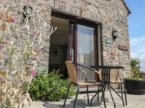Family-friendly cottage with garden | Pets allowed - Image 2