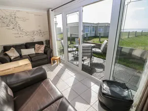 Cottage avec piscine et jardin | Vue plage - Image 5