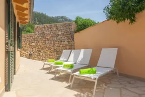 Family-oriented villa with garden, terrace & BBQ | Perfect for remote work - Image 2