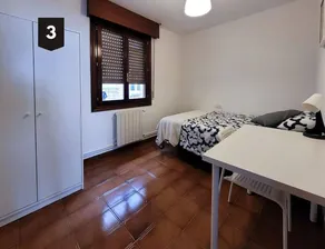Charming dedicated room - Image 3