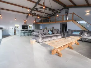 Cottage with jacuzzi & garden - Image 5