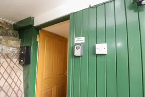 Cottage with garden - Image 3