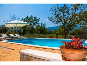 House with terrace, private pool & barbecue - Image 4