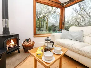 Cottage with garden - Image 5