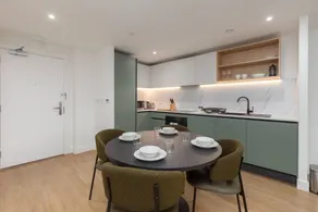 Apartment with garden - Image 4