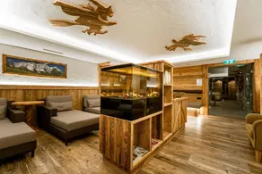 Apartment with heated pool, barbeque & garden - Image 4