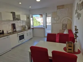 Apartments R and E - Image 3
