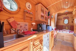 Roulotte Gentiane – Unique Mountain Retreat in Gavarnie - Image 2