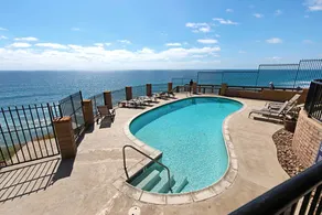 Whale Watch- Solana Beach Oceanfront Condo with Pool & Beach Access - Image 3