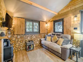 Family-oriented lovely cottage with barbeque, garden & terrace | River view | Dogs allowed - Image 3