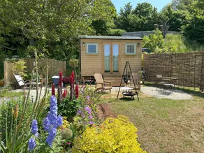 Cottage with garden | Beach view - Image 3