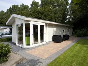 Nice chalet with dishwasher, near a swimming lake - Image 4