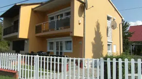 Family-friendly holiday home with garden, pool & barbeque | Pets allowed - Image 2