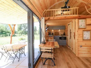 Family-friendly lovely cottage with garden - Image 4