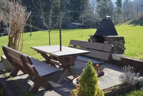 Holiday home with barbeque & terrace - Image 4