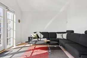 Holiday home with terrace, BBQ & sauna | Sea view | Beach nearby - Image 4
