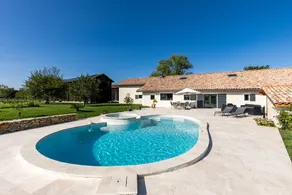 House with garden, pool & BBQ | Garden view | Pets allowed - Image 2