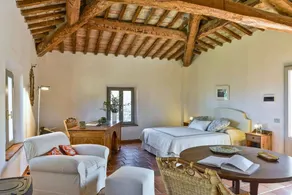 New Historic Tuscany Country House Retreat in a Vineyard Near Siena Villa Chiantissimo - Image 4