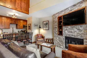 Fully equipped nice holiday home with hot tub & heated pool | Ski nearby - Image 5