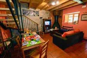 House with terrace, hot tub & garden | Garden view | Good for workation - Image 2