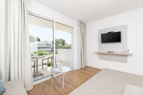 Child-friendly holiday apartment with terrace | Next to the beach - Image 4