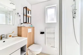Mobile home with barbeque & terrace - Image 2