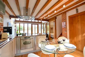 Cottage with terrace - Image 2