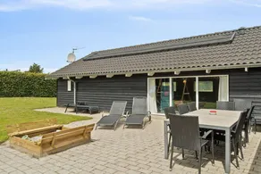 Fully equipped holiday home with garden, jacuzzi & BBQ | Pets are welcome - Image 4