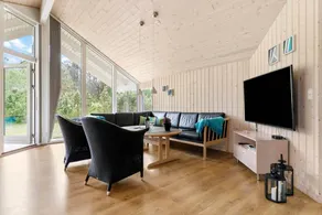 Holiday home with sauna, terrace & jacuzzi - Image 5