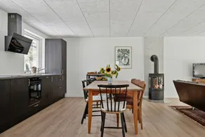 Family-friendly holiday home with terrace, garden & barbecue | Water view - Image 2