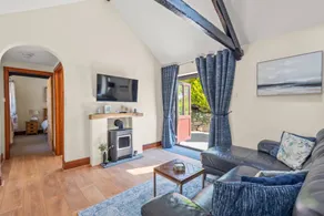 Cottage with garden - Image 2