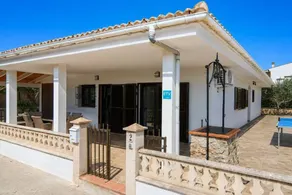 Chalet with terrace & BBQ | Pet-friendly - Image 3