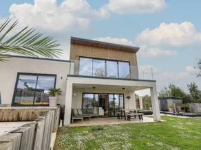 Family-oriented beautiful cottage with hot tub, barbecue & garden | Dogs allowed - Image 2