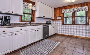 Tall Pines Retreat - Image 2