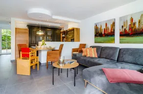 Holiday apartment with BBQ, garden & terrace | Garden view - Image 4