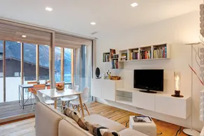 Children-friendly charming flat with garden & terrace | Mountain view - Image 2