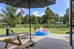 Fully equipped holiday home with sauna, garden & terrace - Image 3