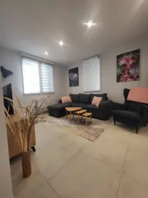Holiday home with garden & terrace - Image 2