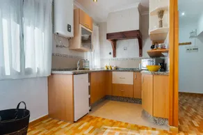 Appartement de vacances avec terrasse, internet haut débit et jardin | Vue ville | Parfait pour le travail à distance - Image 3