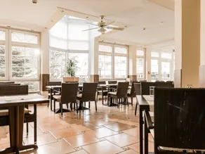 Family-friendly lovely dedicated room with heated pool, sauna & garden | Mountain view | Suitable for remote work | Pet-friendly - Image 5