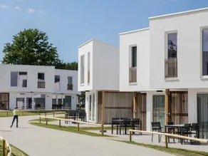 Pleasant bungalow with terrace - Image 2