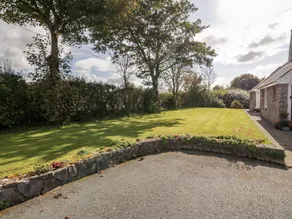Children-friendly cottage with garden - Image 2