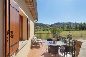 Family-friendly lovely holiday home with terrace, pool & barbecue | Garden view | Pet-friendly - Image 2