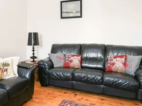 Family-friendly cottage with garden | Beach view | Dogs allowed - Image 3
