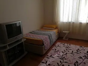 Dedicated room with garden & pool | Beach nearby | Suitable for remote work - Image 2