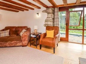 Cottage with garden - Image 3
