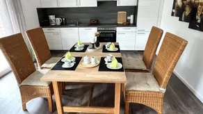 Family-oriented apartment with terrace - Image 2