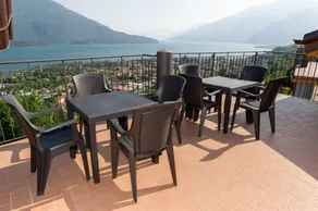 Apartment with pool | Garden view - Image 3